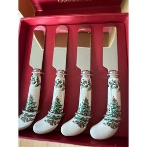 New Spode Christmas Tree Set of 4 Spreaders Cream Green Red Holiday Flatware